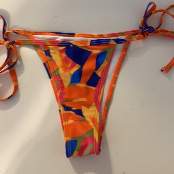 Multicolored string bikini - Picture 3 of 4